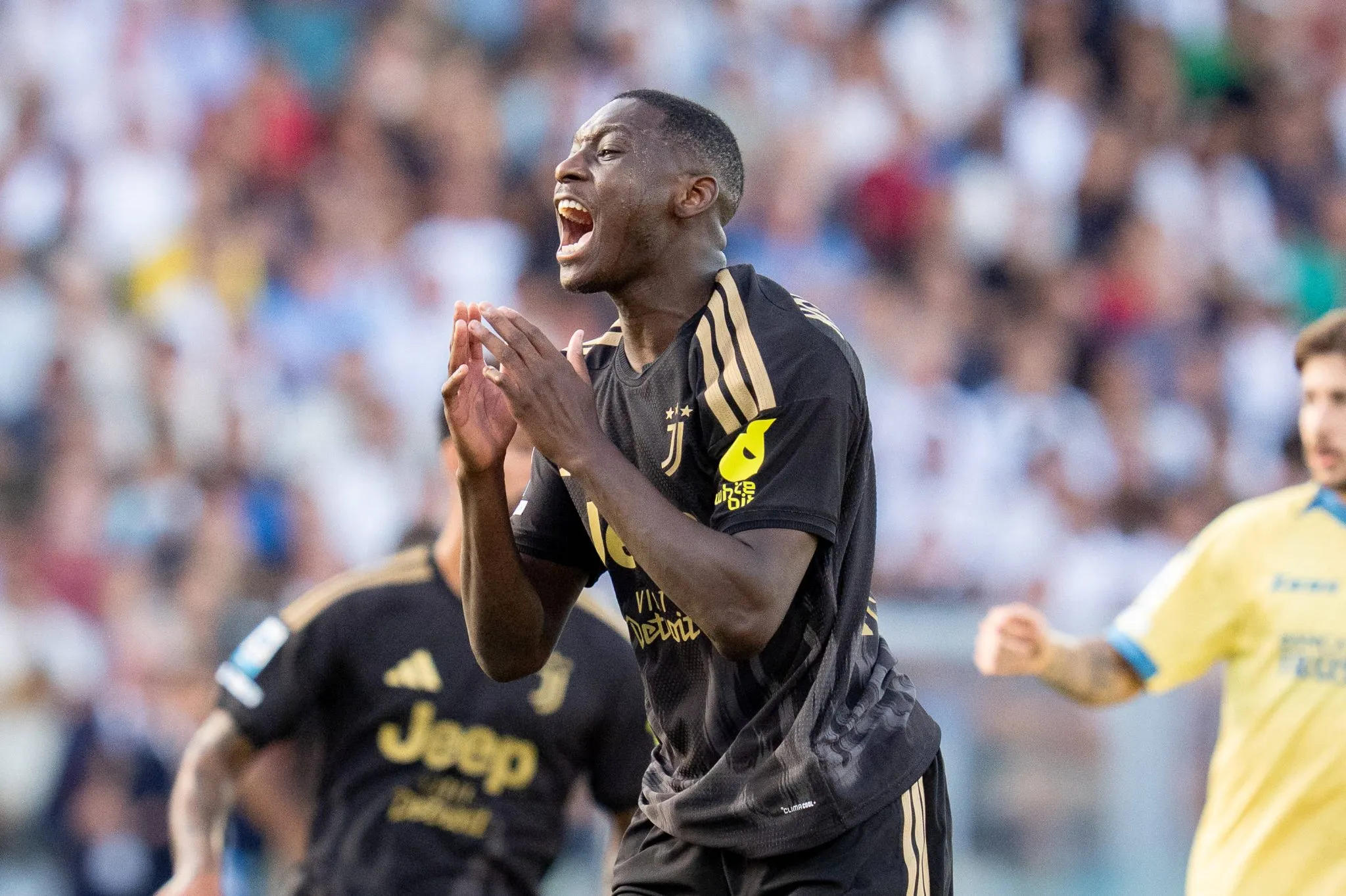 Kolo Muani ap&oacute;s chance perdida em jogo da Juventus