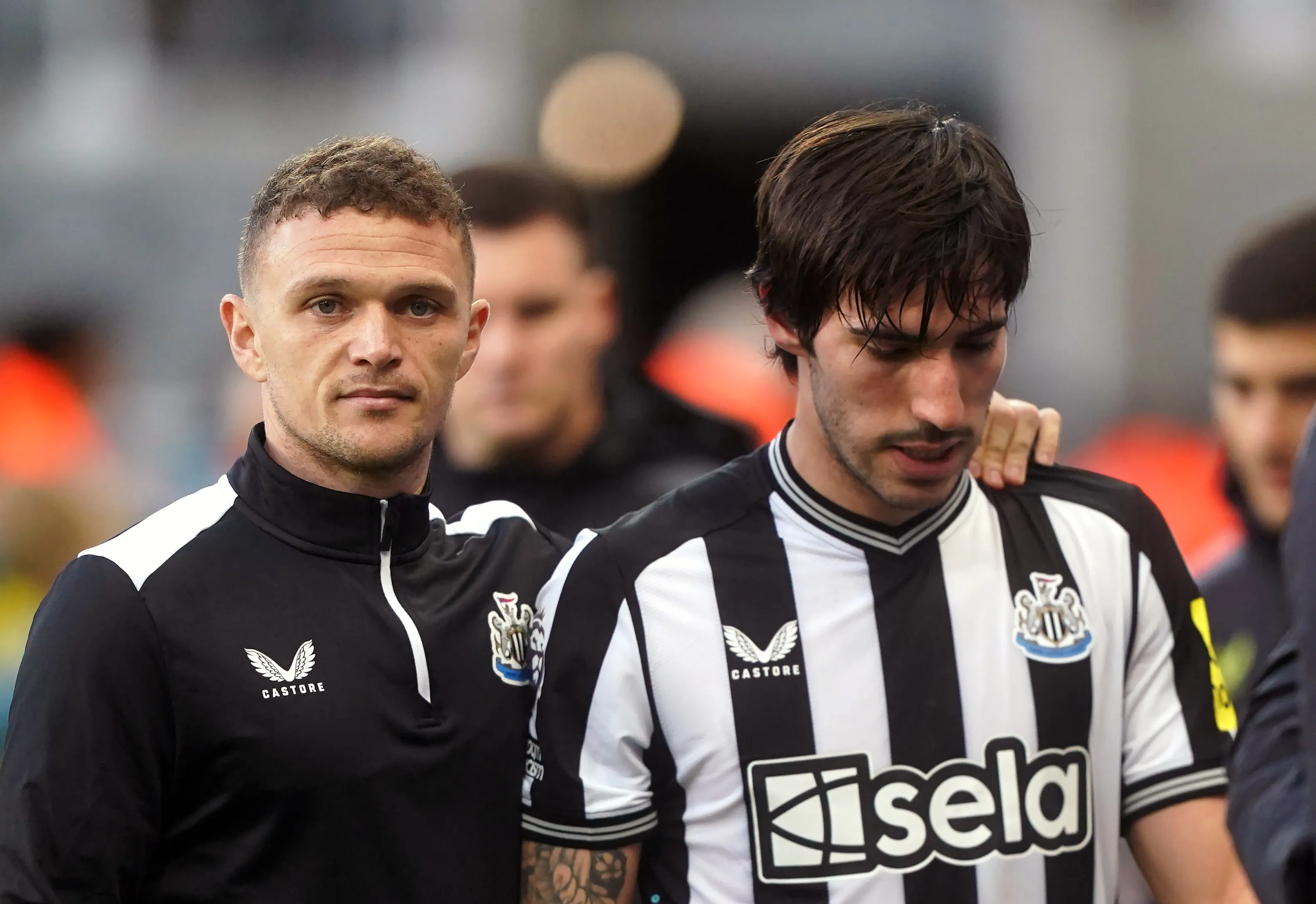 Newcastle vai aproveitar Tonali ao m&aacute;ximo enquanto pode: suspenso, mas n&atilde;o oficialmente, ele joga s&aacute;bado