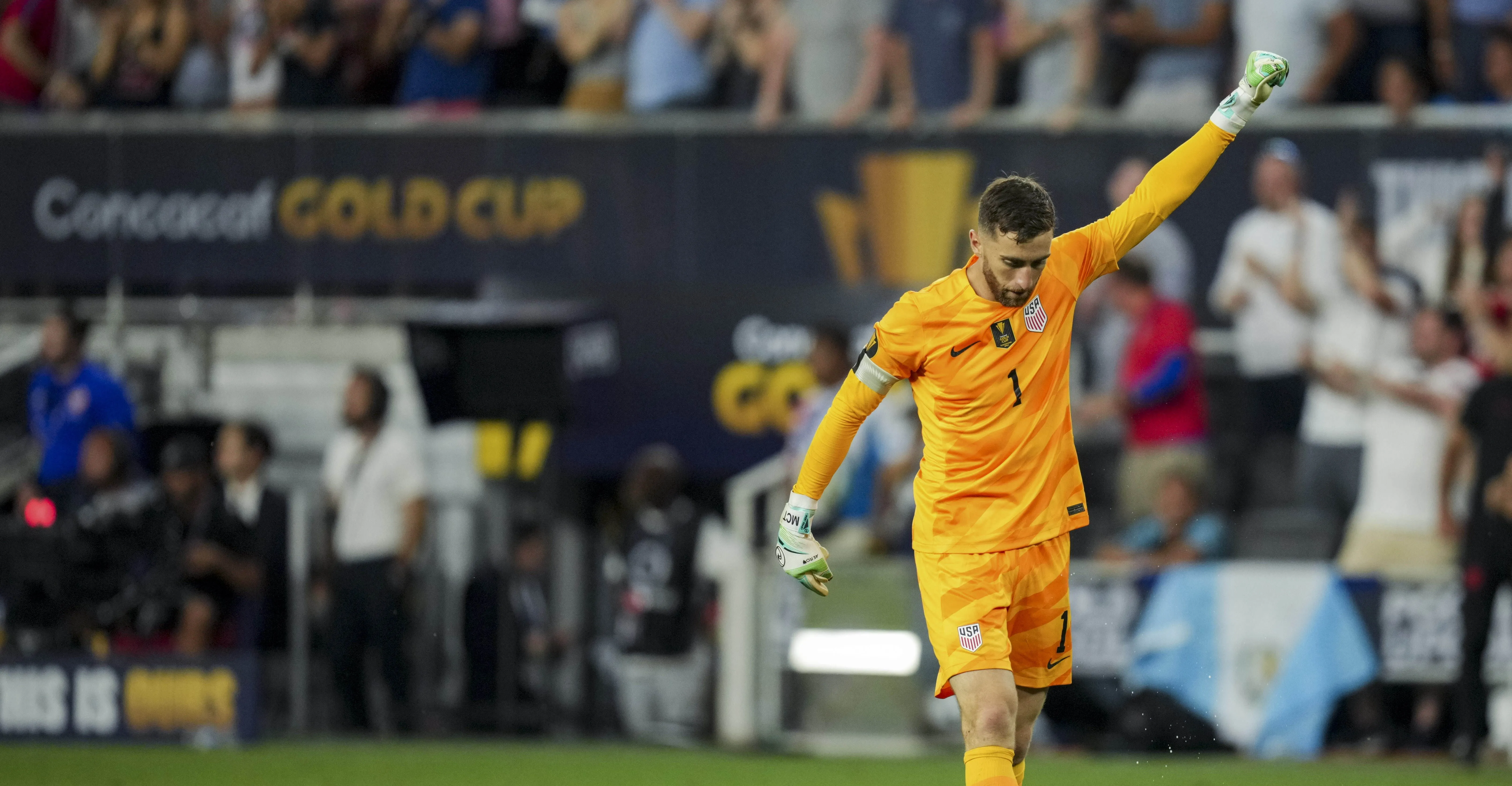 Matt Turner foi o her&oacute;i dos EUA, que venceram o cl&aacute;ssico contra o Canad&aacute; rumo &agrave;s semifinais da Copa Ouro