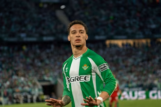 Antony iguala feito de pentacampe&atilde;o e refor&ccedil;a protagonismo no Betis &agrave;s v&eacute;speras da Copa do Mundo