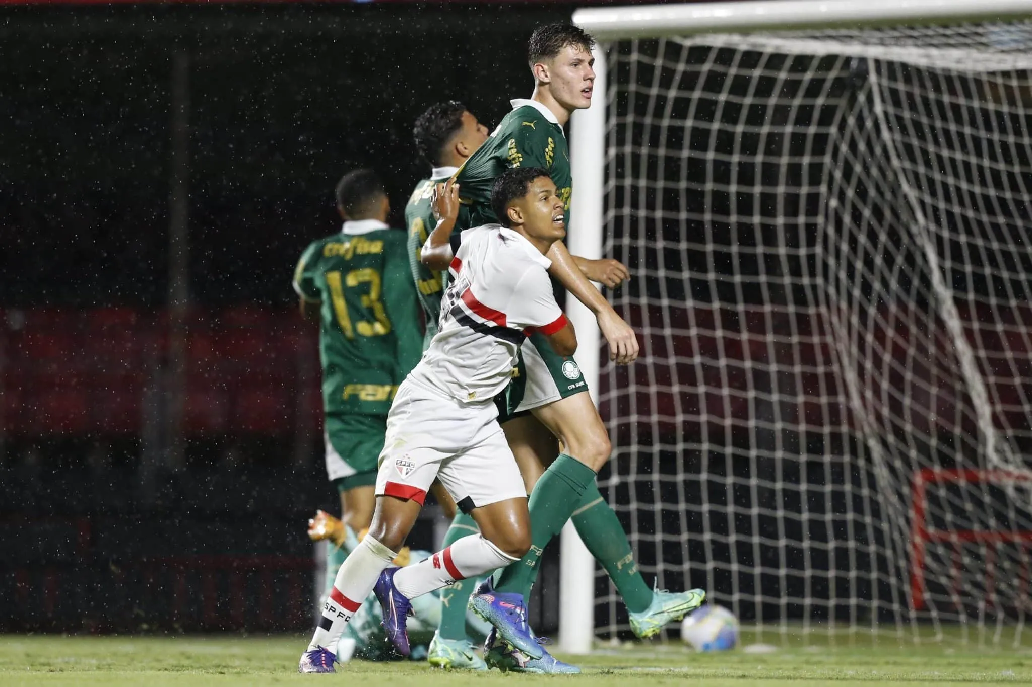 Refor&ccedil;os de Abel patinam em vice do Palmeiras Sub-20, e n&atilde;o escolhidos brilham