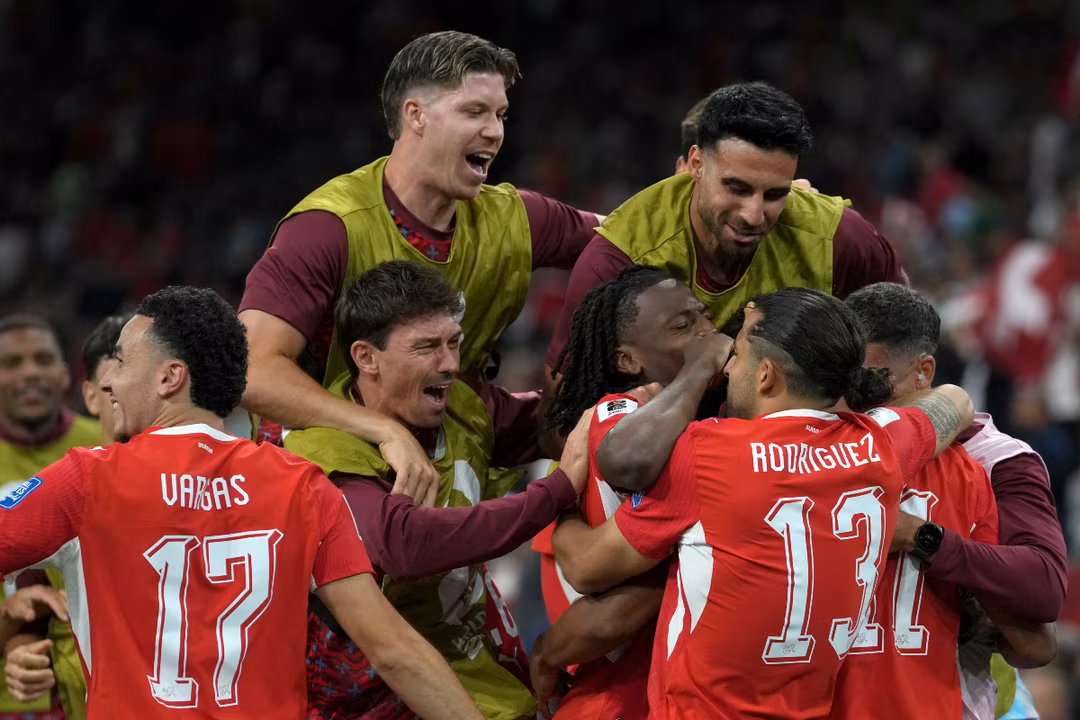 Suíça 2 x 0 Argélia: Manzambi brilha de novo e Suíça vence jogo eliminatório na Copa após 88 anos