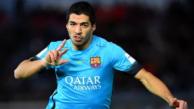 Su&aacute;rez fez tr&ecirc;s gols e classificou o Barcelona, feito que s&oacute; Pel&eacute; conseguiu em Mundiais