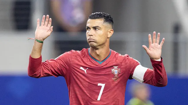 &lsquo;&Eacute; ele quem faz a federa&ccedil;&atilde;o ganhar muito dinheiro&rsquo;: O alerta para Portugal p&oacute;s-Cristiano Ronaldo