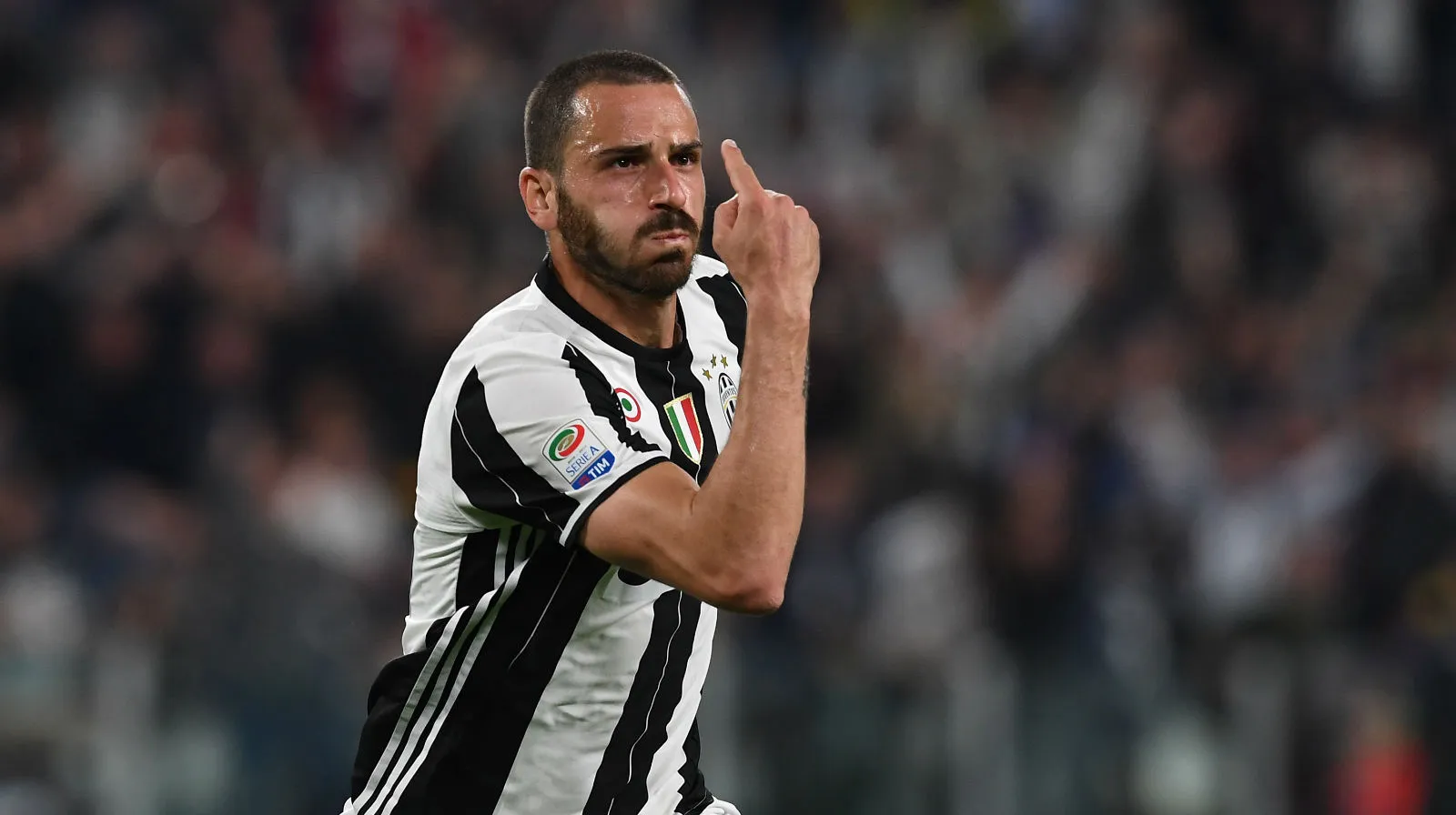 Bonucci marcou um verdadeiro gol de craque na goleada da Juventus