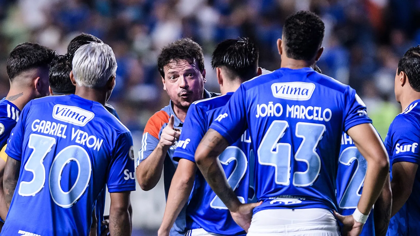 Por que Diniz quase nunca usa todas as substitui&ccedil;&otilde;es no Cruzeiro