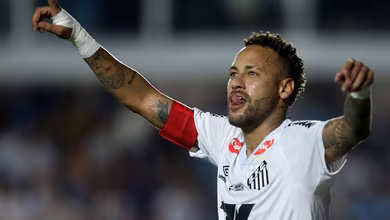 Neymar faz o que quase n&atilde;o fez no Brasileir&atilde;o, e Santos aproveita oportunidade de ouro