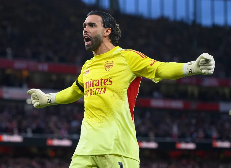 David Raya em jogo do Arsenal