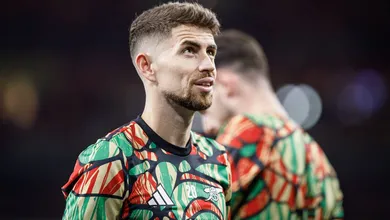 Arsenal prepara barca com quatro sa&iacute;das para bancar novo camisa 9