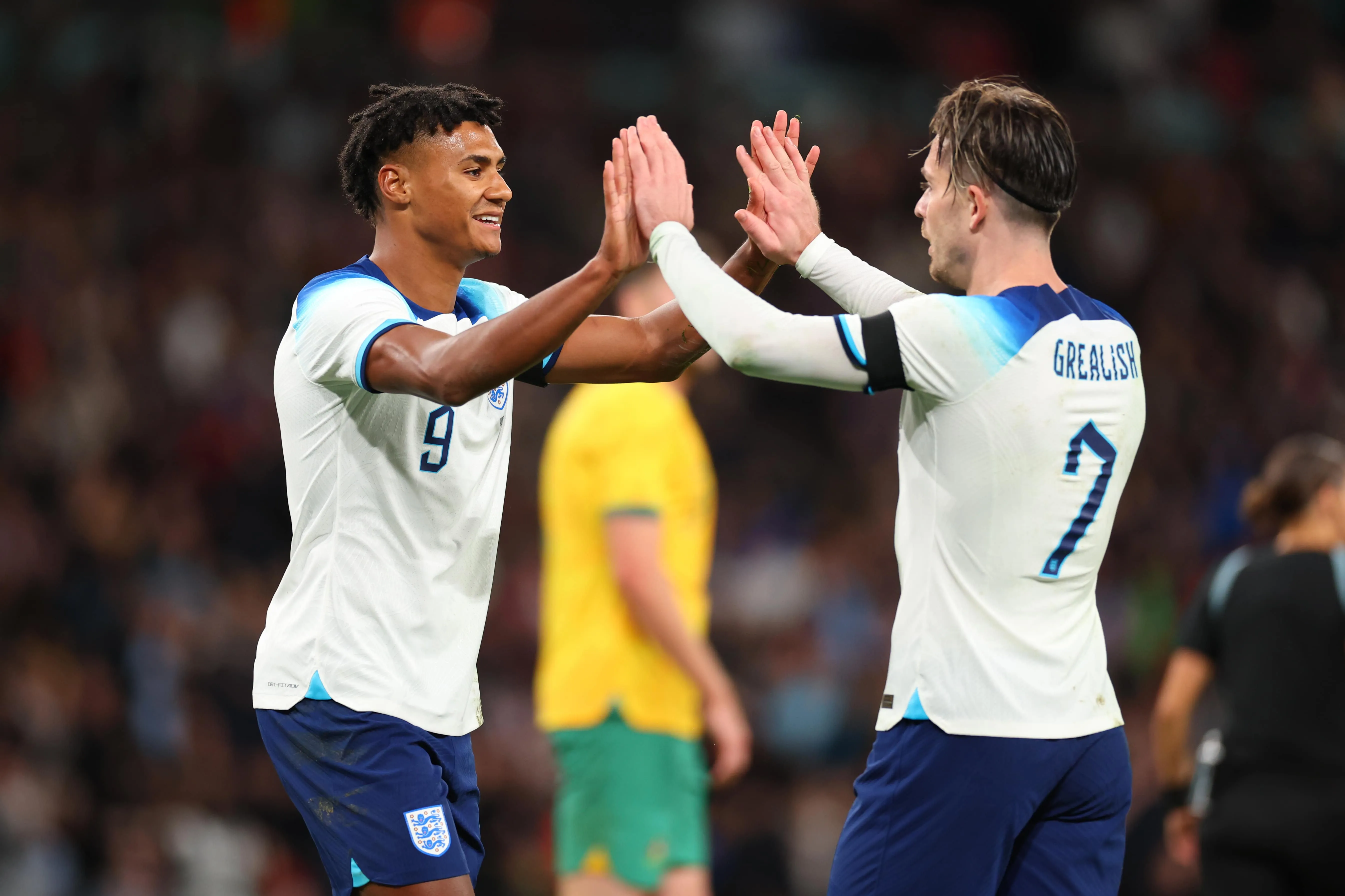 Em jogo de testes, Watkins justifica convoca&ccedil;&atilde;o e Inglaterra supera a Austr&aacute;lia