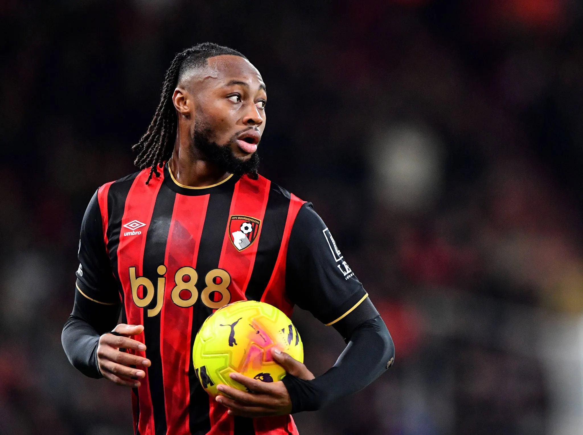 Semenyo marca gol da vit&oacute;ria do Bournemouth contra o Tottenham