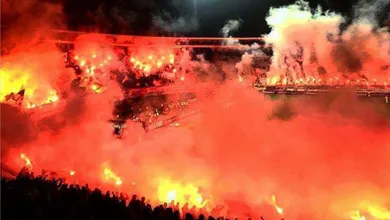 [V&iacute;deo] A festa de fim de ano da torcida do Estrela Vermelha deixou o Marakana em chamas