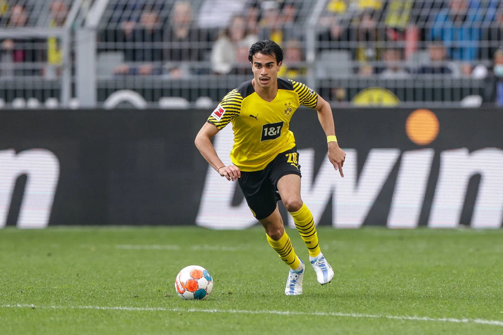 Foto: (Imago) - Reinier pelo Borussia Dortmund