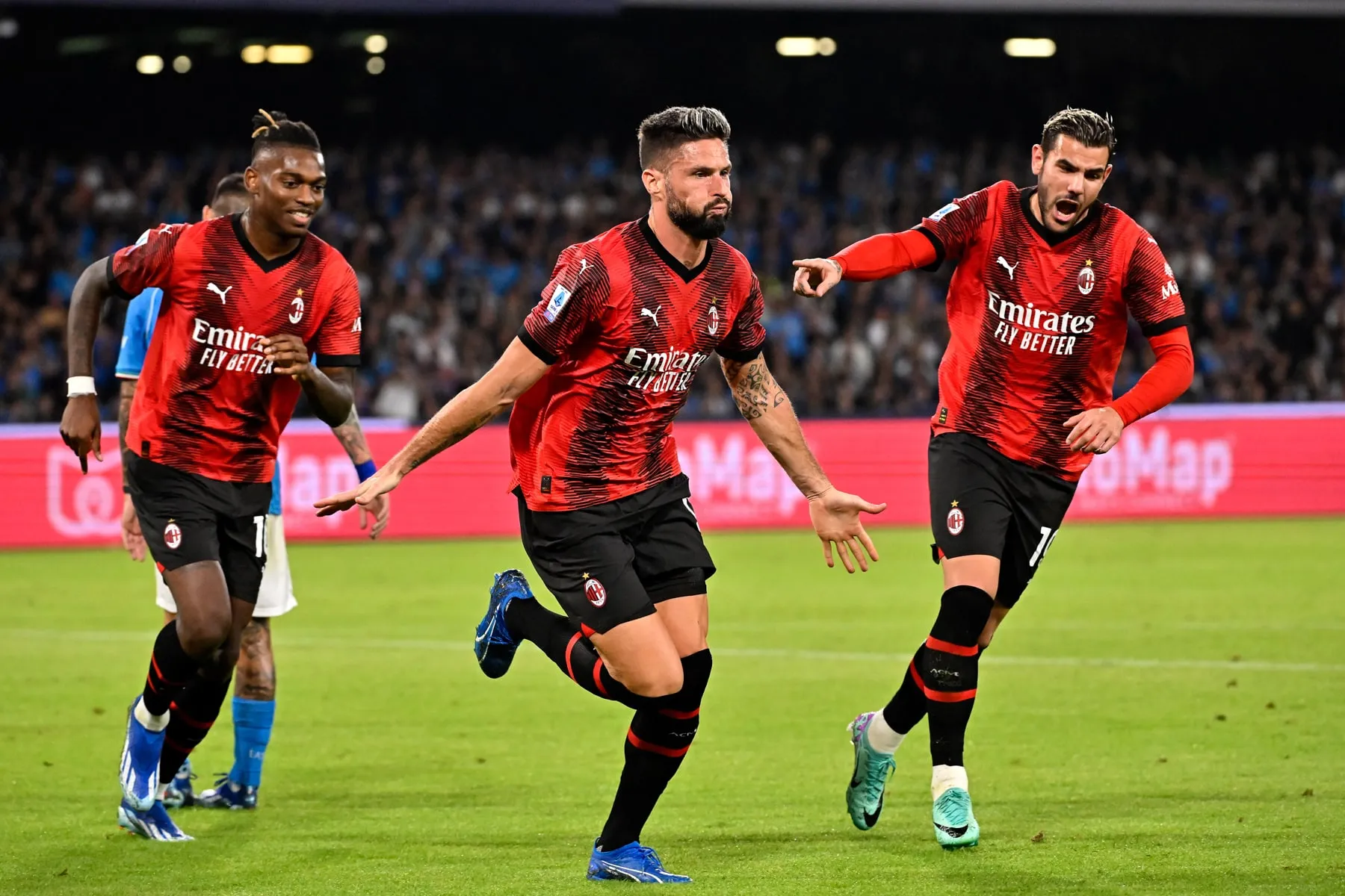 Milan deve perder ao menos um jogador de seu trio supostamente intoc&aacute;vel