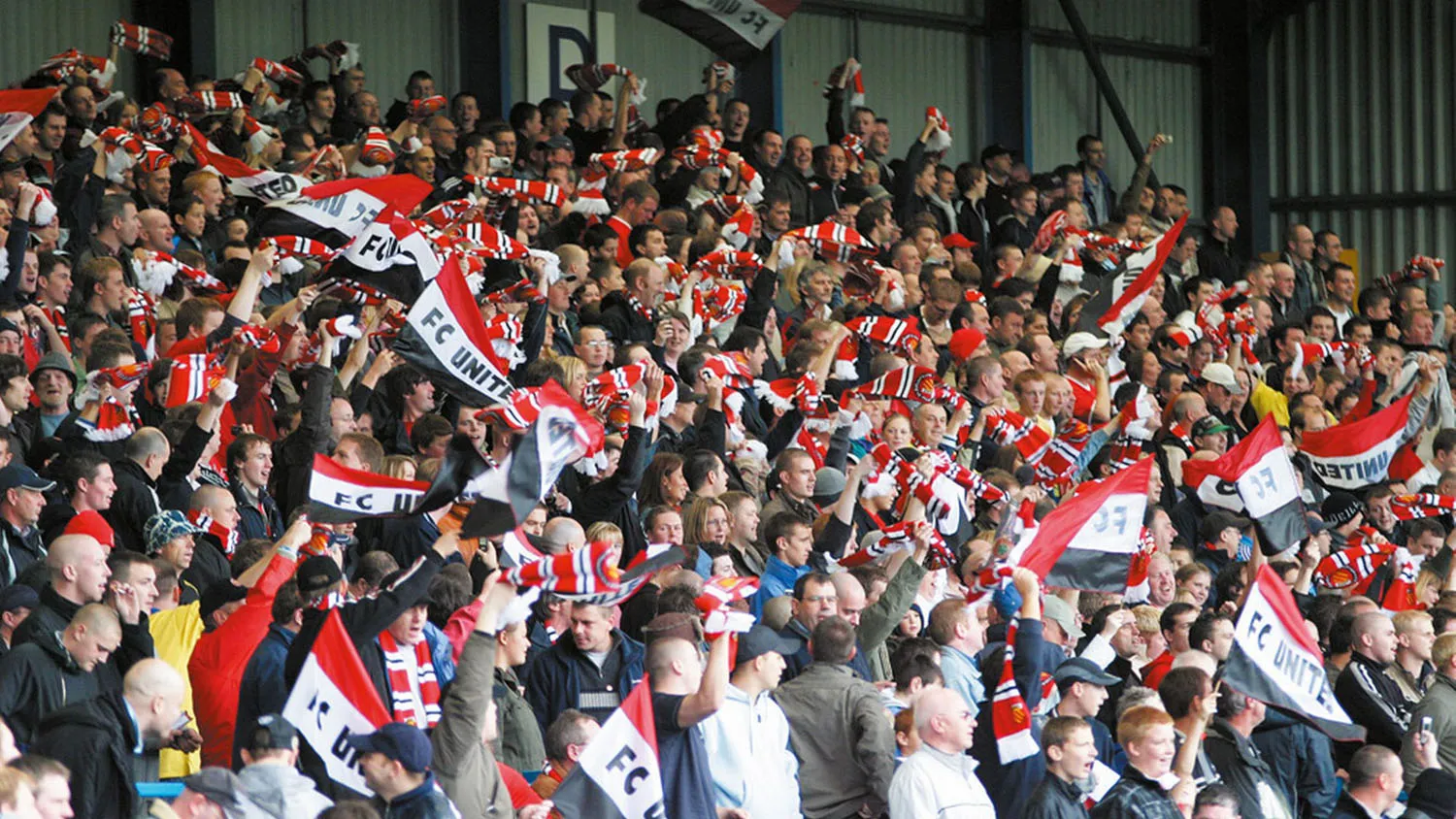 Obrigado a aumentar pre&ccedil;o, United of Manchester devolver&aacute; &pound; 1 do ingresso para cada torcedor