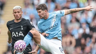 Richarlison &eacute; destaque e Tottenham domina o Manchester City sem precisar da bola