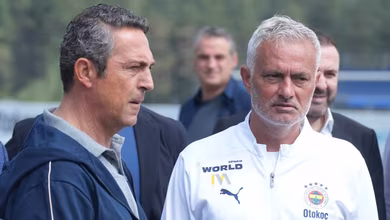 Mourinho conversa com Deco para levar joia do Barcelona para o Fenerbah&ccedil;e