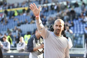 Entenda por que &iacute;dolo argentino Juan Sebasti&aacute;n Ver&oacute;n visitou o Santos