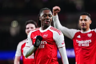 Arsenal se classifica na Champions League em jogo de duas respostas ao torcedor