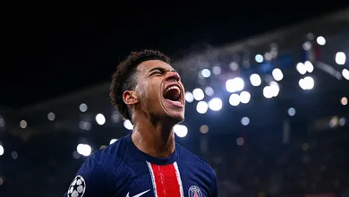 &lsquo;Novo Camavinga&rsquo; d&aacute; f&ocirc;lego ao PSG na Champions, mas cen&aacute;rio ainda preocupa