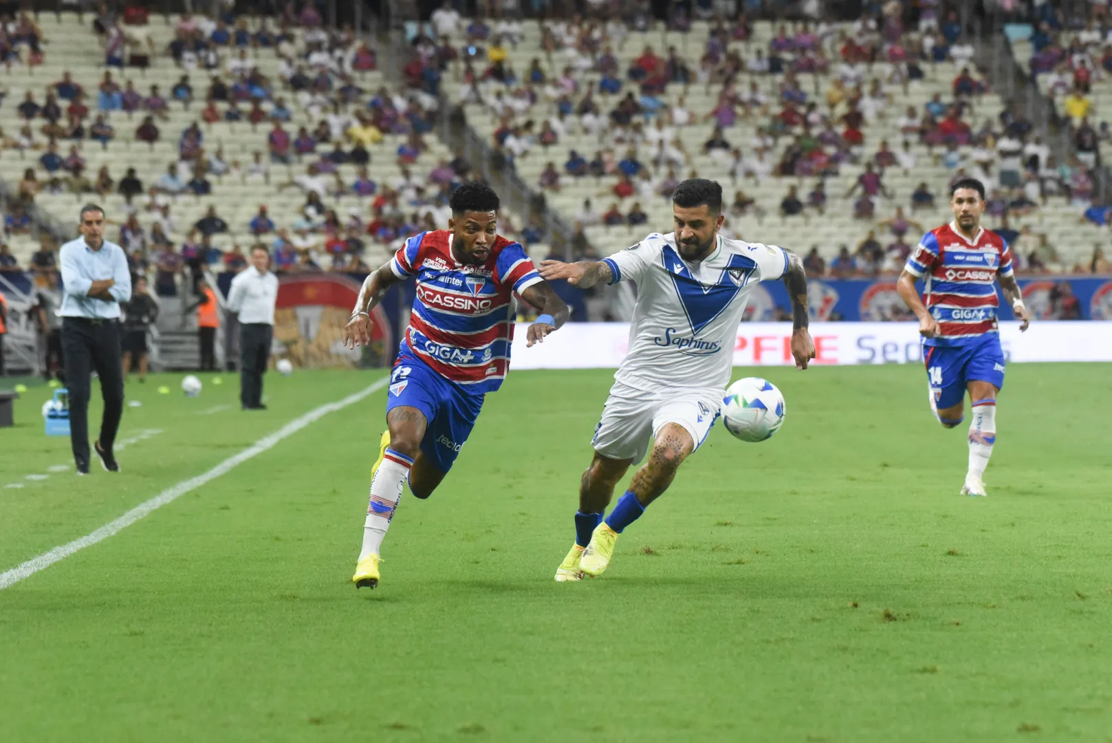O atacante Marinho em jogo entre Fortaleza e V&eacute;lez