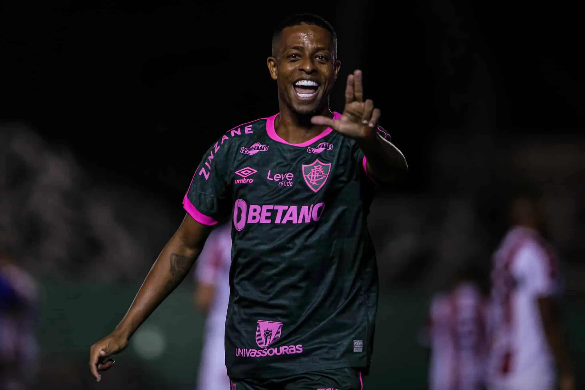 Keno estreia com gol e segue &lsquo;destaque silencioso&rsquo; em ataque de estrelas do Fluminense