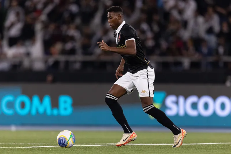 L&eacute;o em a&ccedil;&atilde;o pelo Vasco