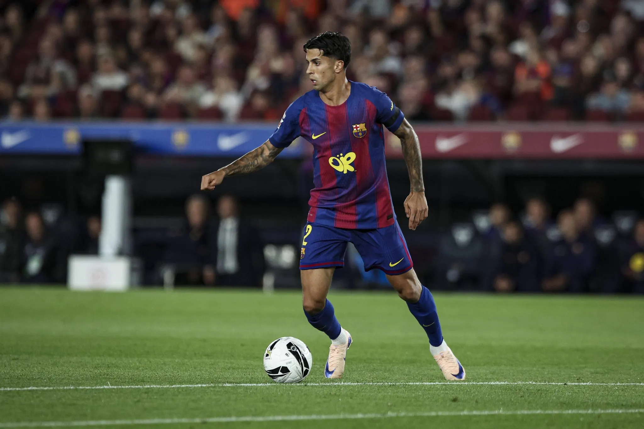 Jo&atilde;o Cancelo pelo Bar&ccedil;a