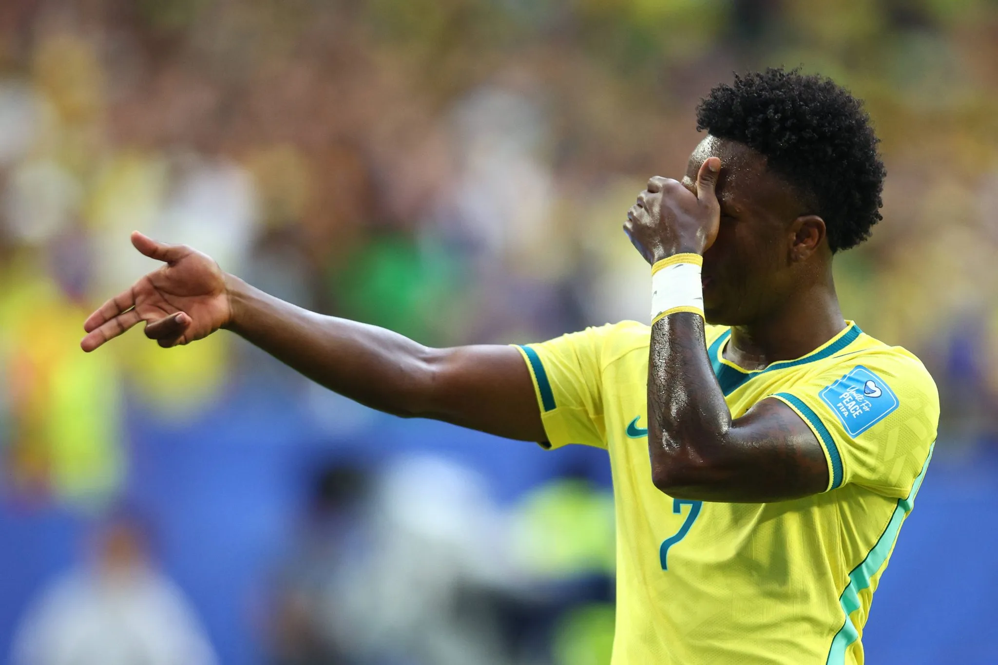 Vin&iacute;cius J&uacute;nior comemora gol do Brasil diante da Esc&oacute;cia