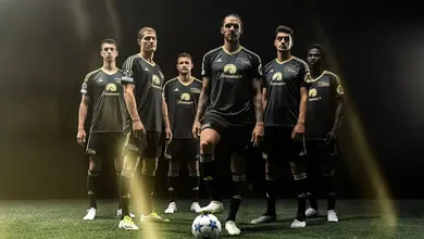 O Union Berlim lan&ccedil;ou um verdadeiro traje de gala para usar na Champions