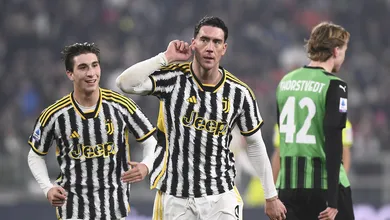 Vlahovic tira gola&ccedil;os da cartola e Juventus atropela o Sassuolo para continuar na ca&ccedil;a &agrave; l&iacute;der da Serie A