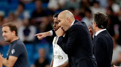 Zidane: &ldquo;Muitas vezes n&atilde;o nos damos conta da idade de Vin&iacute;cius e Rodrygo, fico contente por eles&rdquo;
