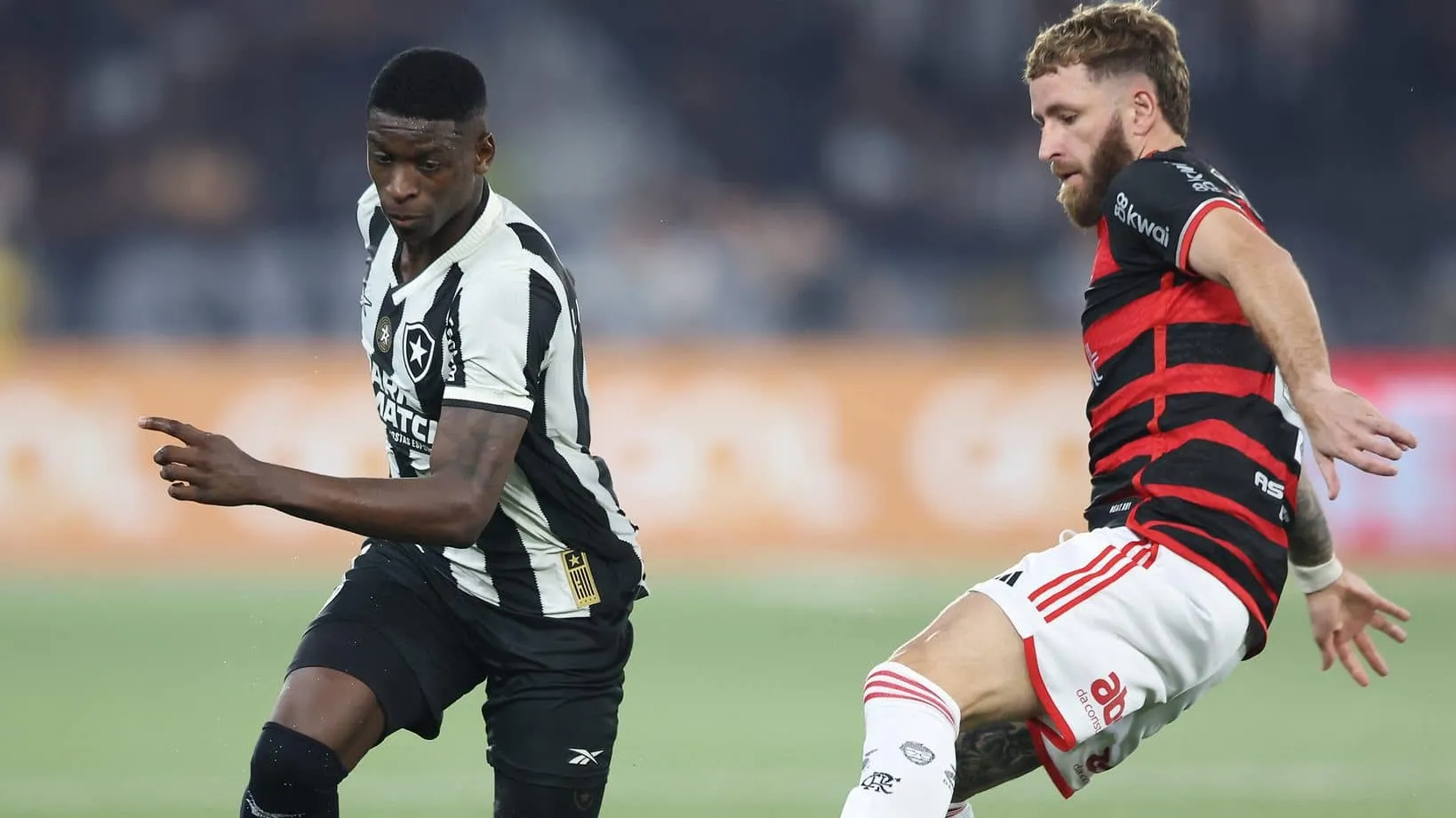 Botafogo, tinindo, sobe a r&eacute;gua, afina o time e constrange o Flamengo