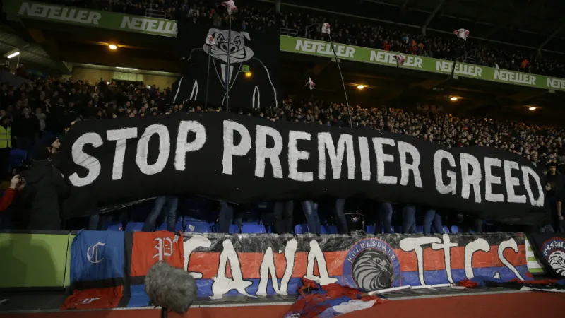 Novo protesto contra pre&ccedil;o de ingressos na Premier League contou com todas as torcidas