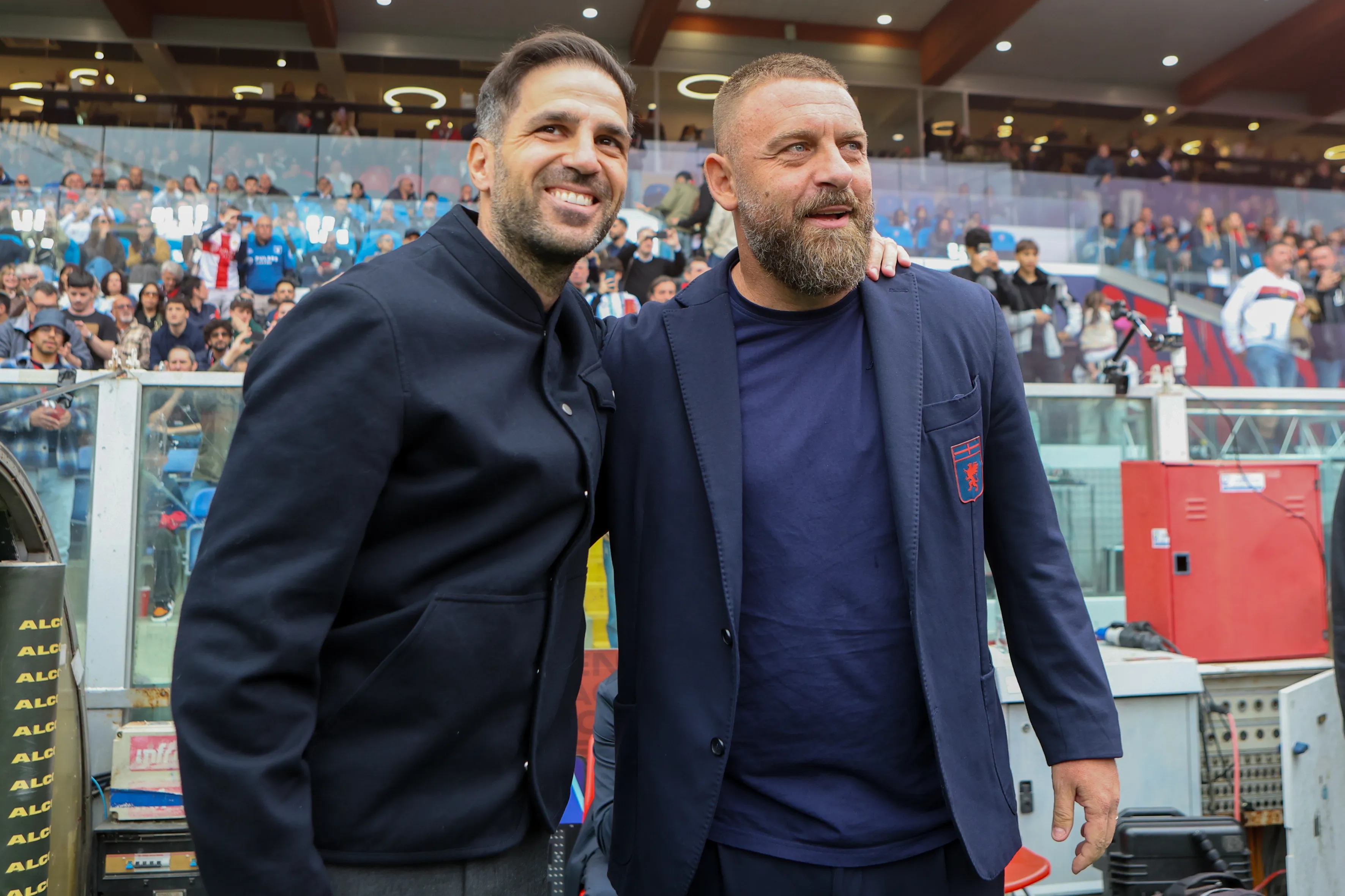 Cesc F&agrave;bregas, t&eacute;cnico do Como, e Daniele De Rossi, do Genoa 