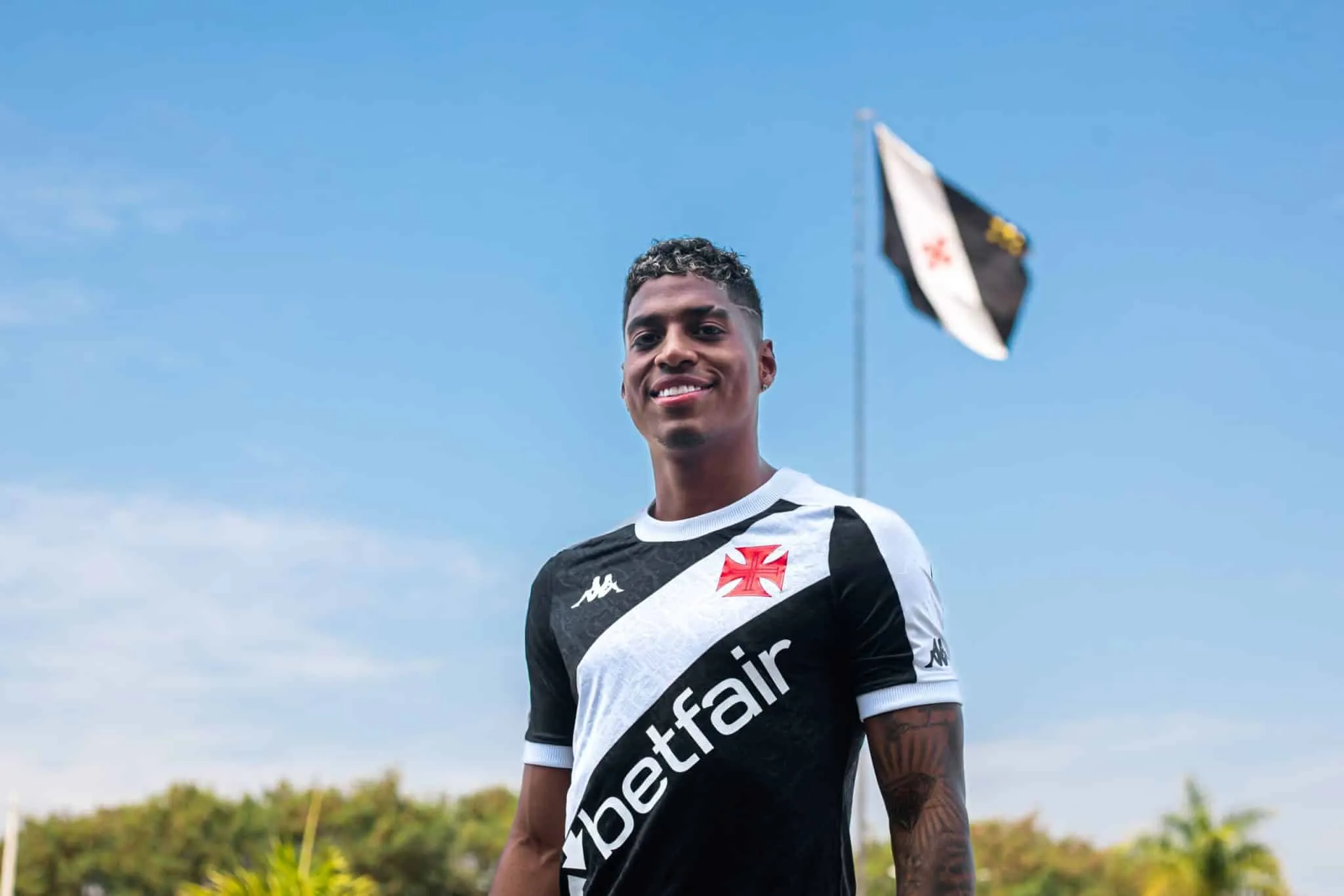 Refor&ccedil;o do Vasco, colombiano tem nomes em homenagem a ex-jogadores brasileiros