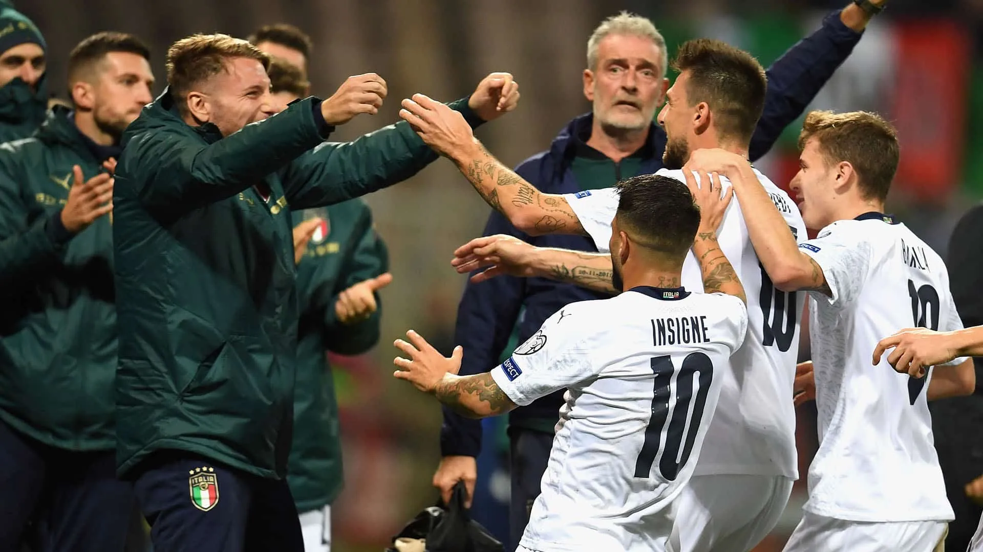 It&aacute;lia quebra recorde que j&aacute; durava 80 anos com 10 vit&oacute;rias seguidas e se garante como cabe&ccedil;a de chave na Eurocopa