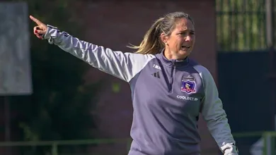 Tatiele Silveira tem acerto encaminhado para substituir Arthur Elias no Corinthians