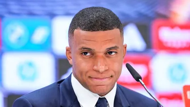 Mbapp&eacute; cobra 55 milh&otilde;es de euros do PSG por d&iacute;vidas