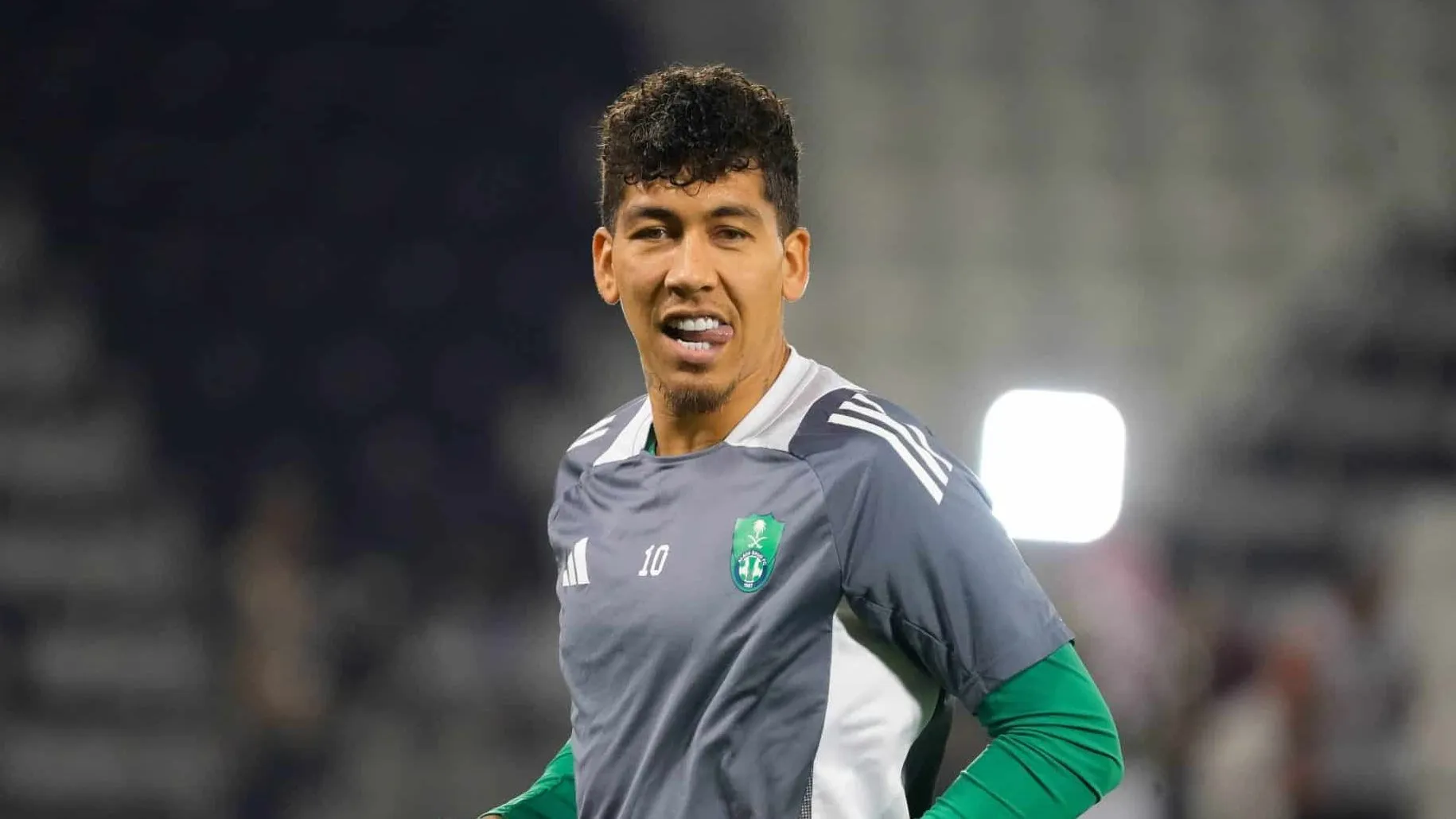 Escanteado no futebol saudita, Firmino pode ser solu&ccedil;&atilde;o de gigante da Premier League