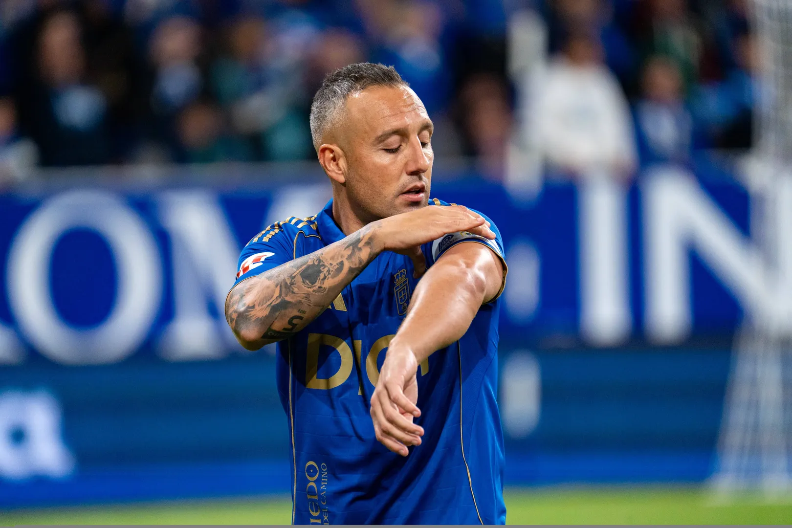 Santi Carzola em jogo do Real Oviedo