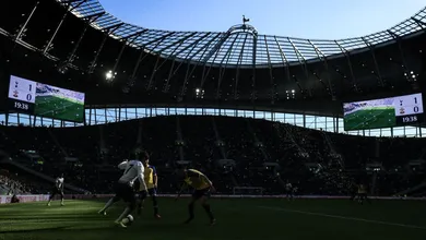 Veja como ficou o novo est&aacute;dio do Tottenham que, finalmente, recebeu seu primeiro jogo