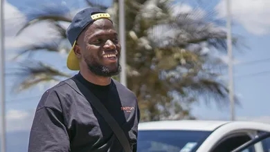 Enner Valencia recebe carinho equatoriano para tentar espantar m&aacute; fase