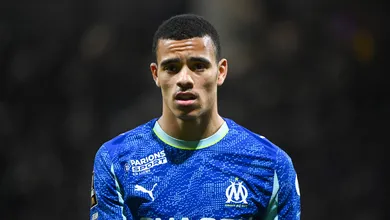 &lsquo;Voc&ecirc; &eacute; um miser&aacute;vel. Deveria ser queimado na fogueira&rsquo;: Lenda da Fran&ccedil;a detona astro do Marseille