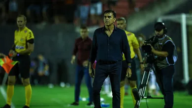 Quinteros repete erro de Renato em estreia do Gr&ecirc;mio no Ga&uacute;cho