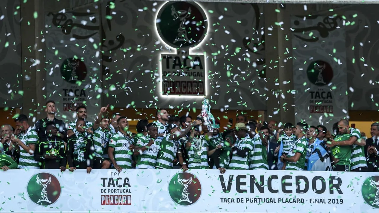 Sporting empilha nova vit&oacute;ria nos p&ecirc;naltis sobre o Porto e leva a Ta&ccedil;a de Portugal