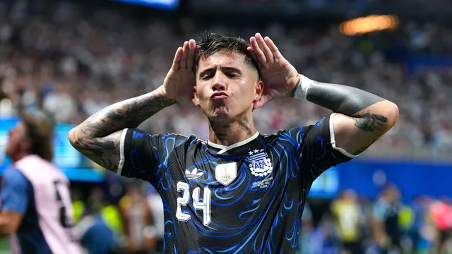 Messi se recusa a ser eliminado, e Argentina pune estrat&eacute;gia precoce da Inglaterra