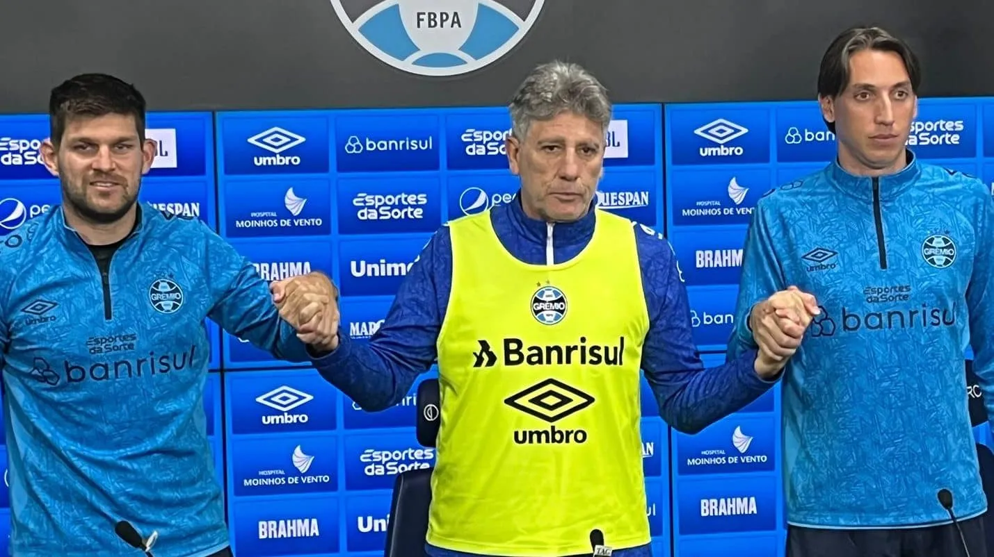 Com direito a foto de m&atilde;os dadas, Renato, Geromel e Kannemann convocam torcida do Gr&ecirc;mio