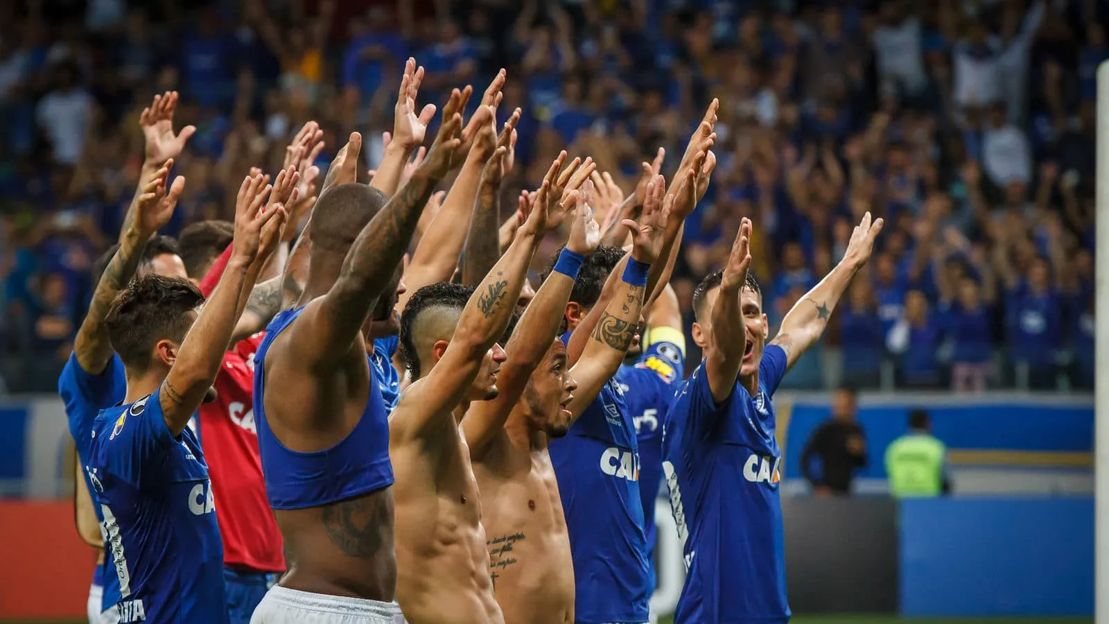 O empenho deu a vit&oacute;ria ao Fla, mas a superioridade do Cruzeiro nos 180 minutos foi incontest&aacute;vel