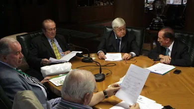 Documento da Fifa admite que Ricardo Teixeira, Nicol&aacute;s Leoz e Julio Grondona receberam propina para votar no Catar 2022